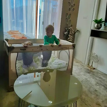 Liana Hrebienok C107