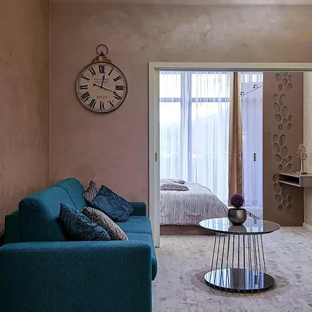 Liana Hrebienok C107 Apartment *