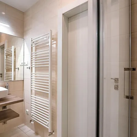 Liana Hrebienok C107 Apartament *